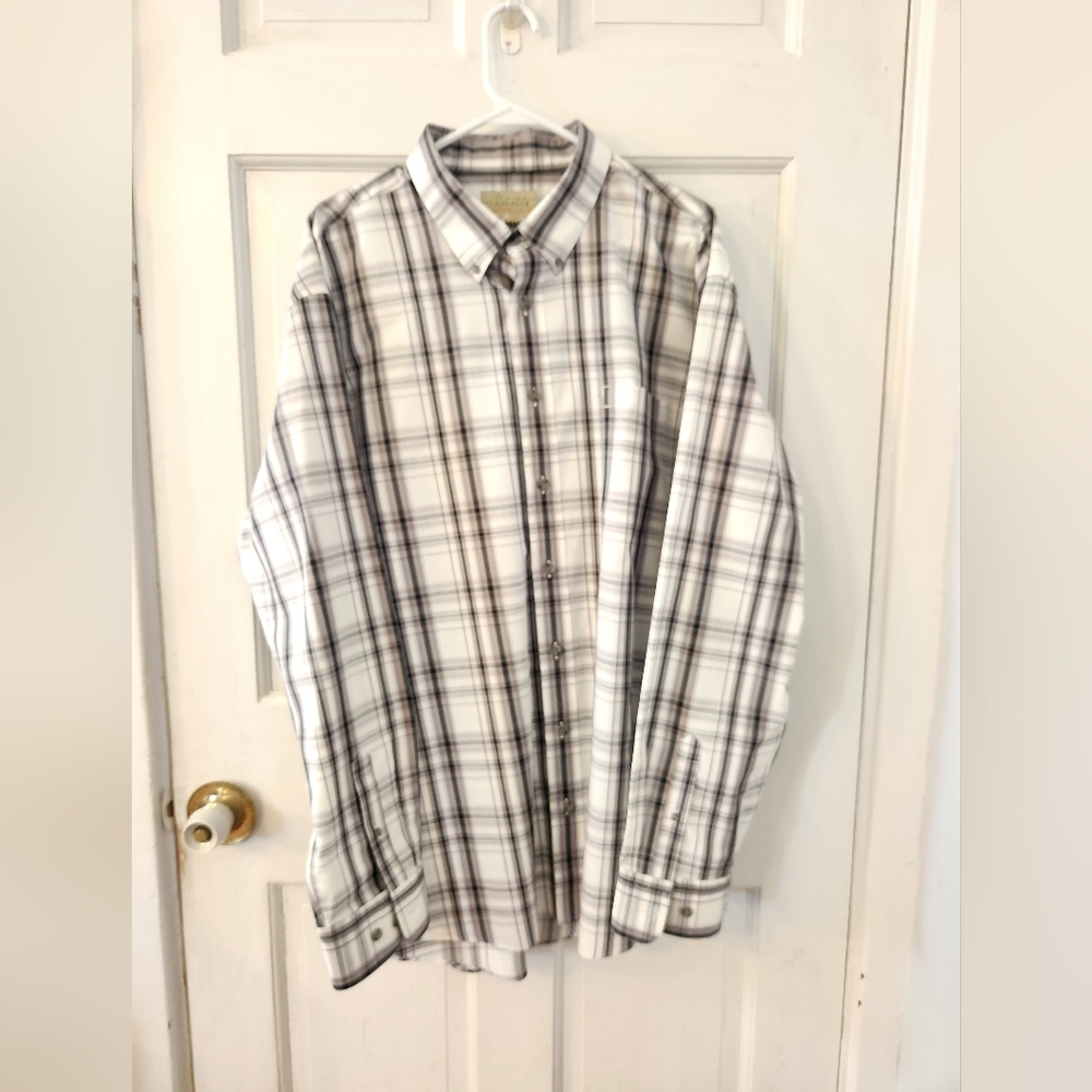 Cabela's men's button-down plaid long sleeve shirt